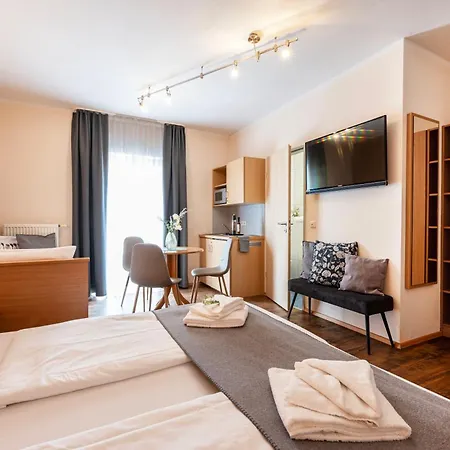Pensionat Gaestehaus Zehmerhof Bei Erding Walpertskirchen