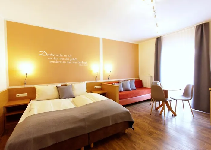 Hotel Gaestehaus Zehmerhof Bei Erding Walpertskirchen