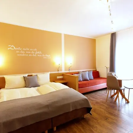 Otel Gaestehaus Zehmerhof Bei Erding Walpertskirchen