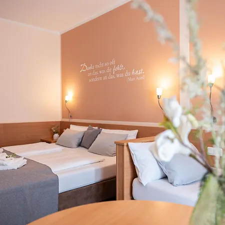 Gaestehaus Zehmerhof Bei Erding 3* Walpertskirchen