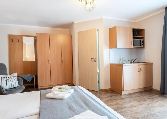 Gaestehaus Zehmerhof Bei Erding فندق 3*